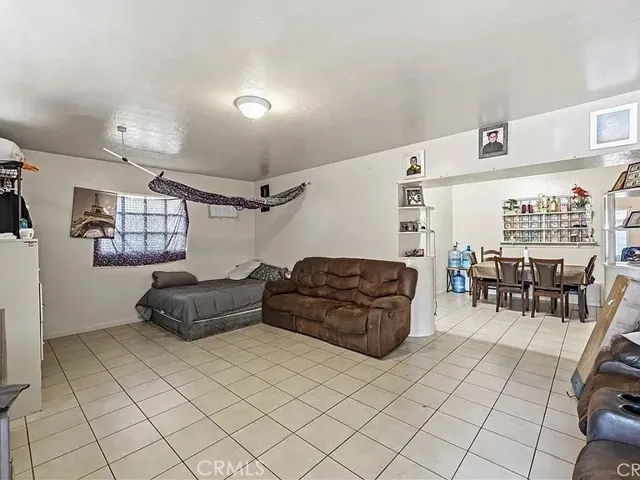 15548 8th, Victorville, California 92395