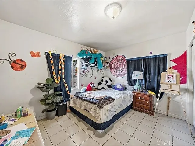 15548 8th, Victorville, California 92395