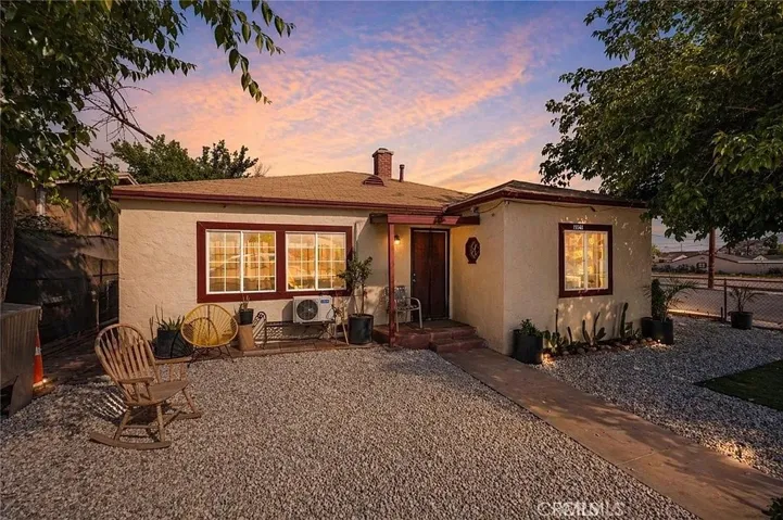 15548 8th, Victorville, California 92395