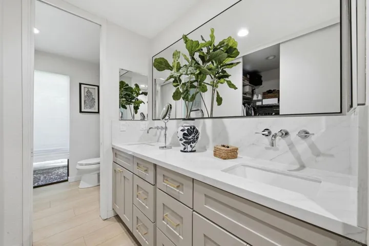 2928 Lawrence, San Diego, California 92106