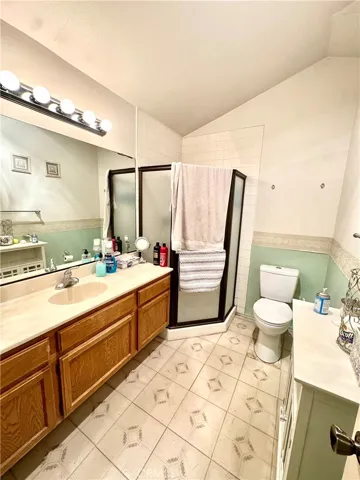 2nd bedroom attached bathroom.