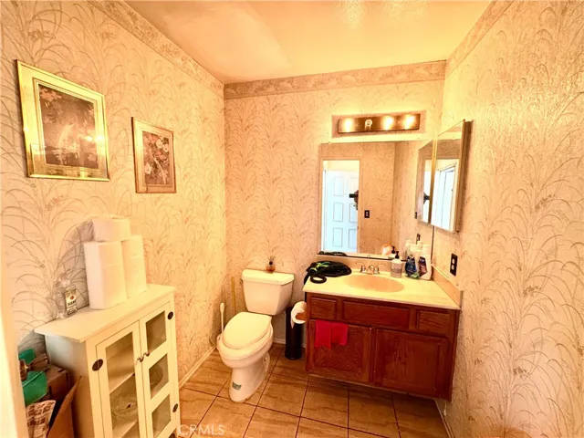 Powder room.