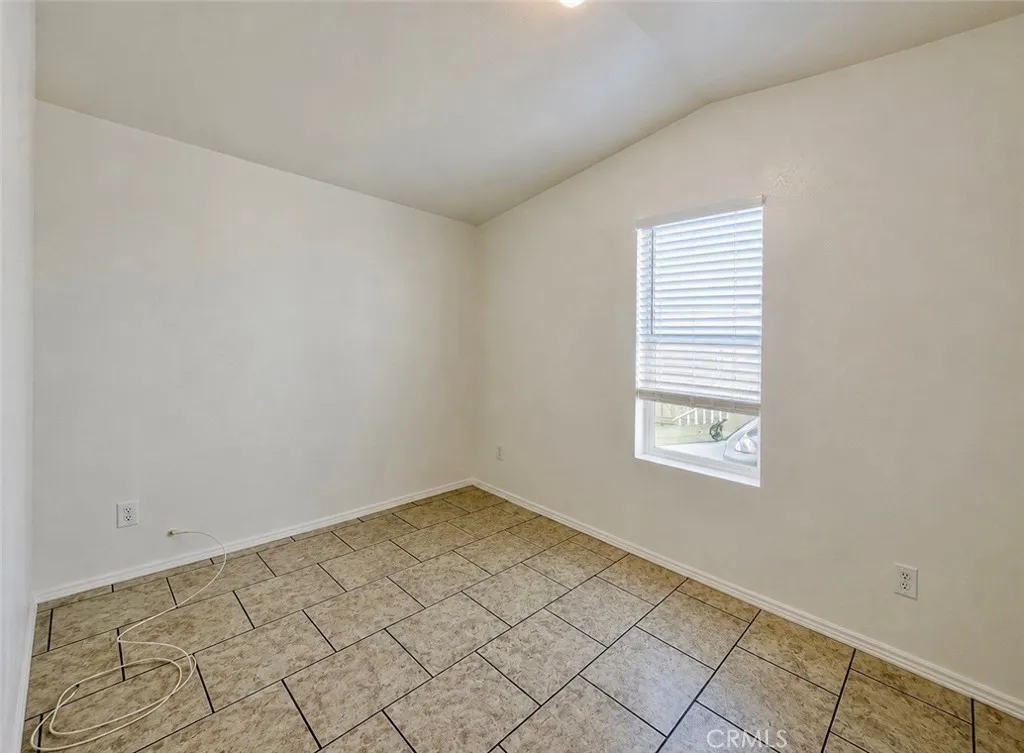 12995 6th 3, Yucaipa, California 92399 — photo 4