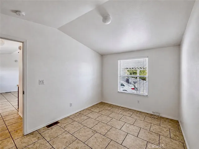 12995 6th 3, Yucaipa, California 92399