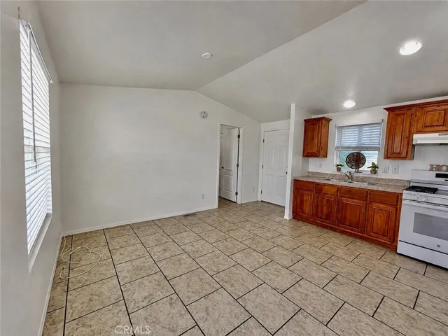 12995 6th 3, Yucaipa, California 92399