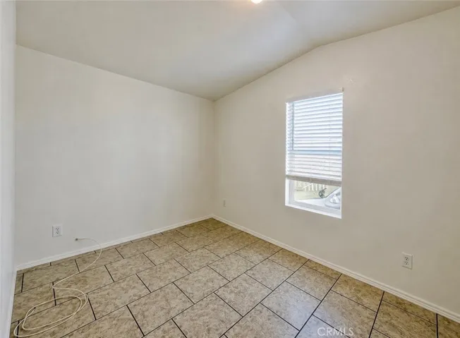 12995 6th 3, Yucaipa, California 92399