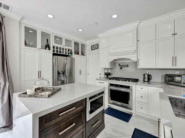 10479 White Rose Lane, San Diego, California 92127