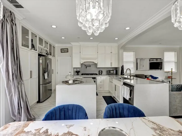 10479 White Rose Lane, San Diego, California 92127