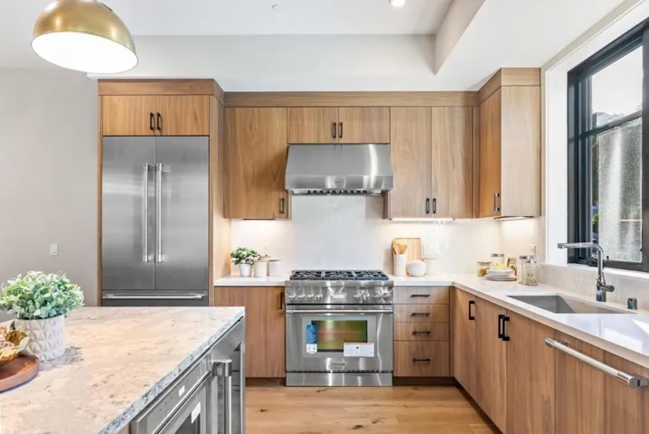 221 Hope Street, Mountain View, California 94041