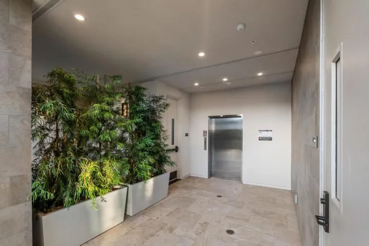 221 Hope Street, Mountain View, California 94041