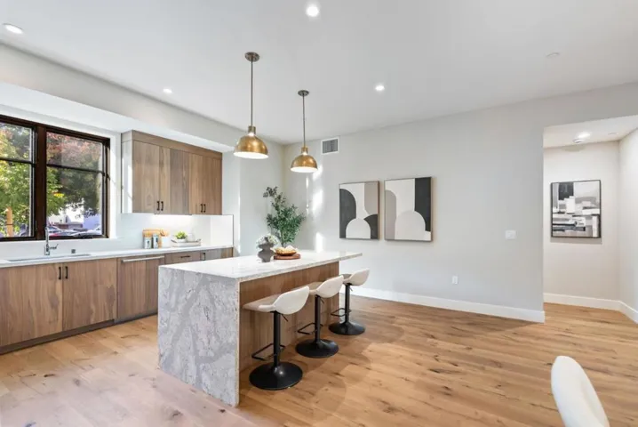 221 Hope Street, Mountain View, California 94041