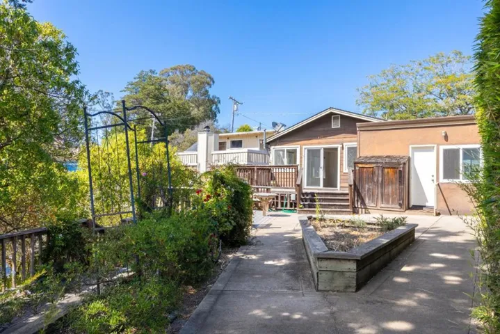 133 Echo Street, Santa Cruz, California 95060