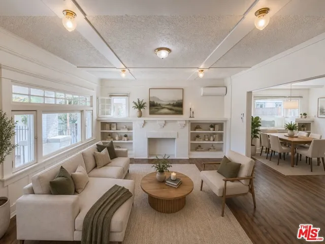 860 W 56th Street, Los Angeles, California 90037