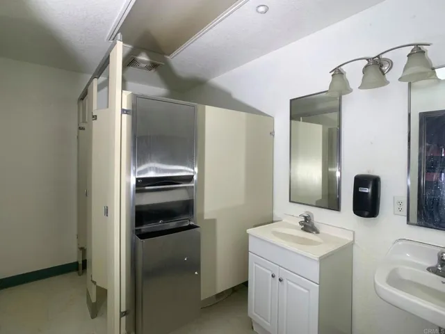 24352 Featherstone Canyon Rd, Lakeside, California 92040