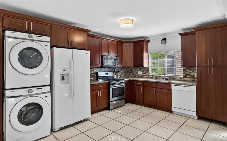 4533 Saturn, Los Angeles, California 90019