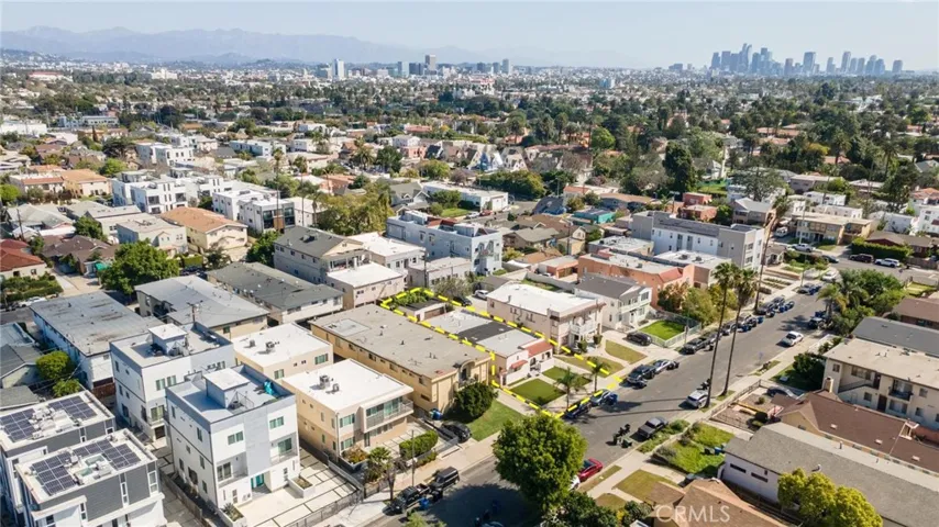 4533 Saturn, Los Angeles, California 90019