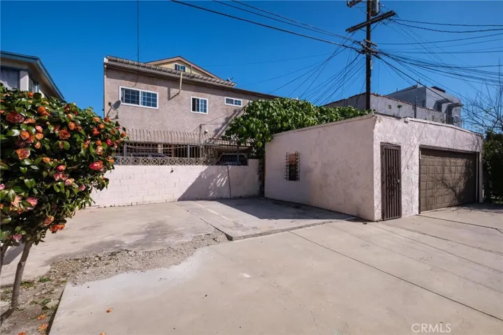 4533 Saturn, Los Angeles, California 90019