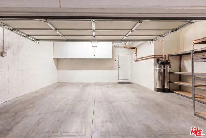 Private 2 Car Garage