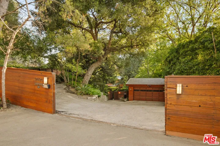 2424 Nichols Canyon Road, Los Angeles, California 90046