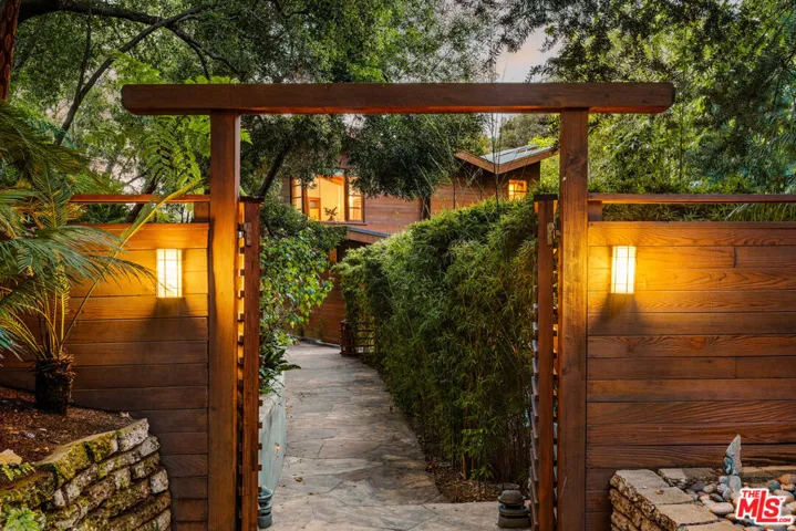 2424 Nichols Canyon Road, Los Angeles, California 90046