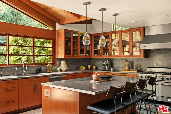 2424 Nichols Canyon Road, Los Angeles, California 90046