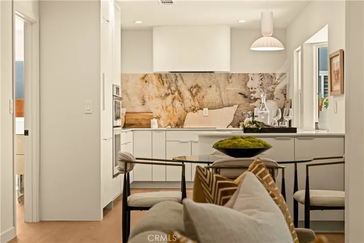 2817 S Barrington, Los Angeles, California 90064