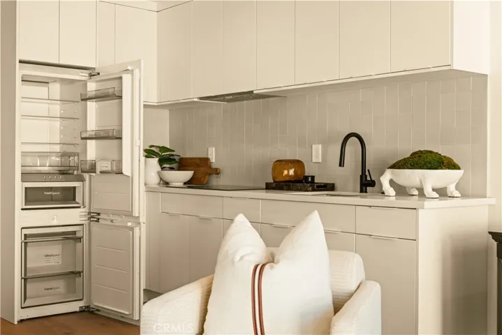 2817 S Barrington, Los Angeles, California 90064