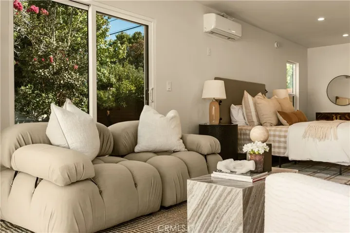 2817 S Barrington, Los Angeles, California 90064