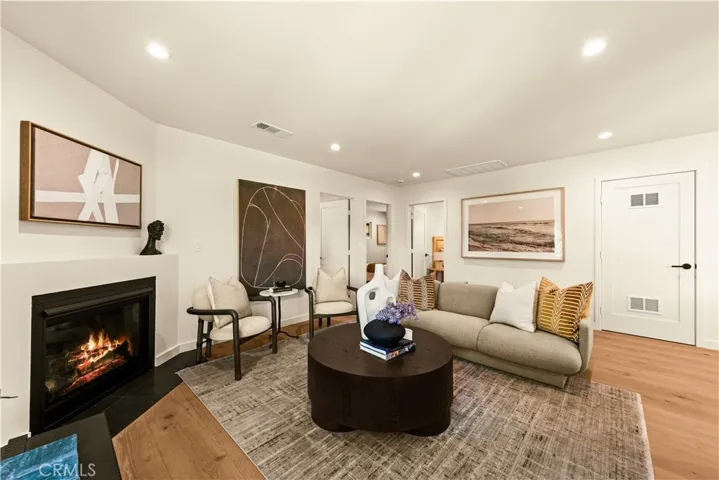 2817 S Barrington, Los Angeles, California 90064