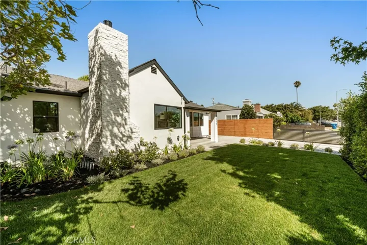 2817 S Barrington, Los Angeles, California 90064
