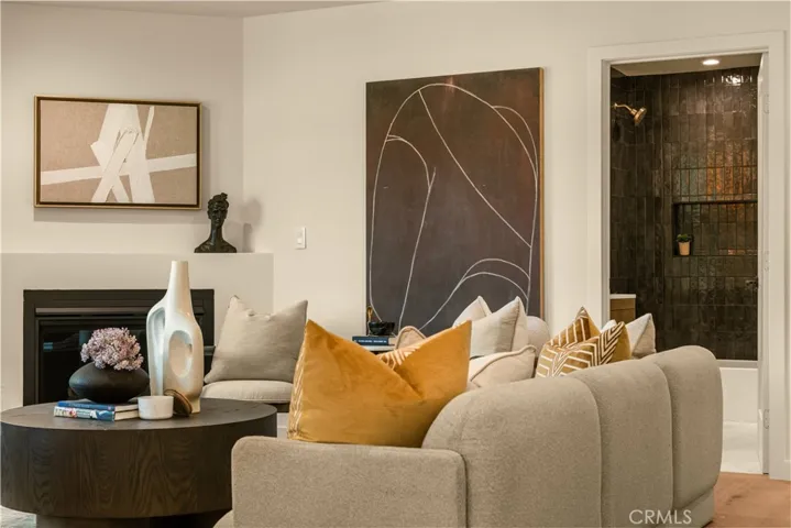 2817 S Barrington, Los Angeles, California 90064