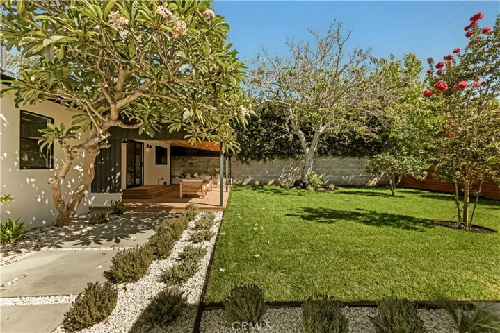 2817 S Barrington, Los Angeles, California 90064