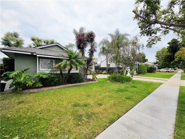 3111 Petaluma, Long Beach, California 90808