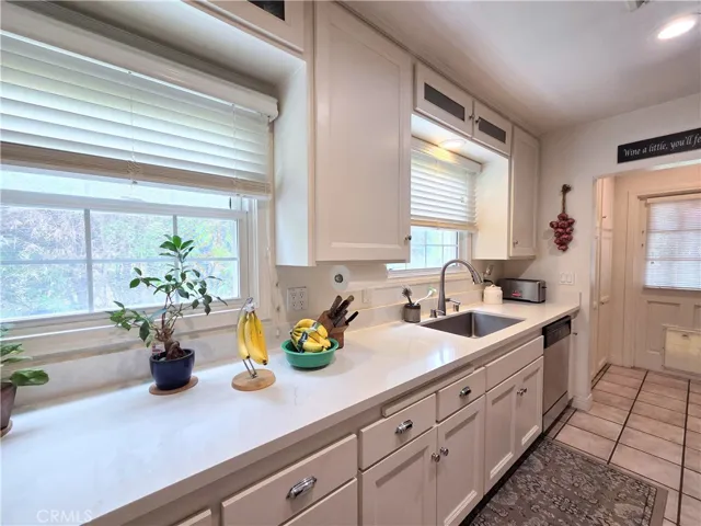 3111 Petaluma, Long Beach, California 90808