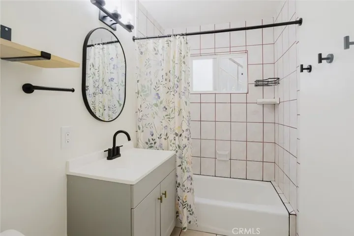4503 Fulton Avenue B, Sherman Oaks, California 91423