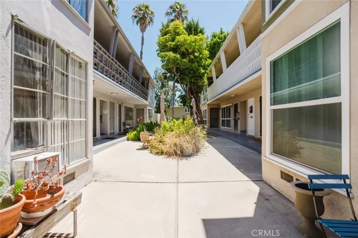 4503 Fulton Avenue B, Sherman Oaks, California 91423