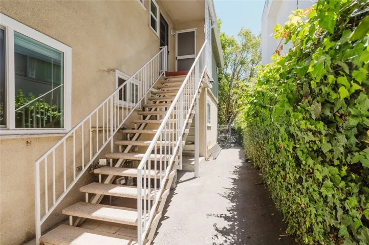 4503 Fulton Avenue B, Sherman Oaks, California 91423
