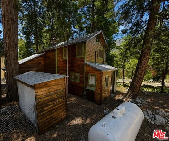 41471 Valley Of The Falls Drive, Forest Falls, California 92339