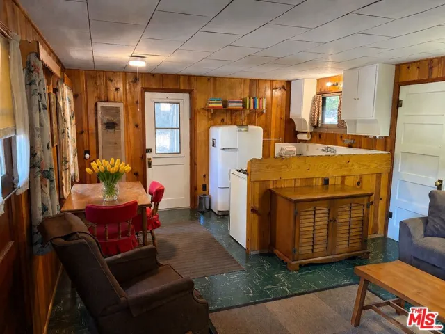 41471 Valley Of The Falls Drive, Forest Falls, California 92339