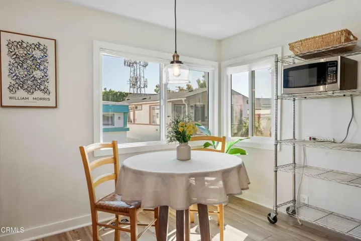 Dining room - 3900 E Main St #46