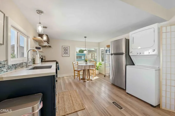 Kitchen - 3900 E Main St #46