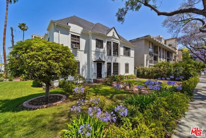 9122 W 3rd Street, Los Angeles, California 90048