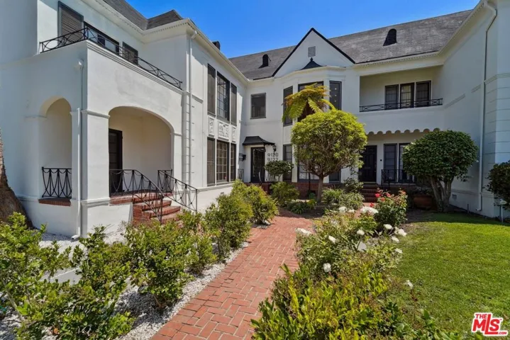 9122 W 3rd Street, Los Angeles, California 90048