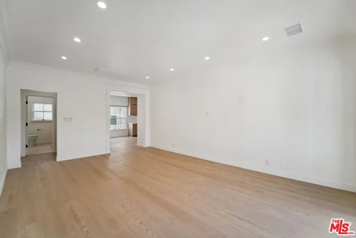 9122 W 3rd Street, Los Angeles, California 90048