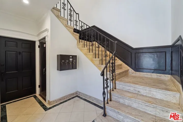 9122 W 3rd Street, Los Angeles, California 90048