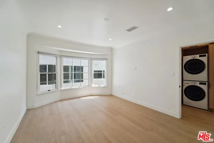 9122 W 3rd Street, Los Angeles, California 90048