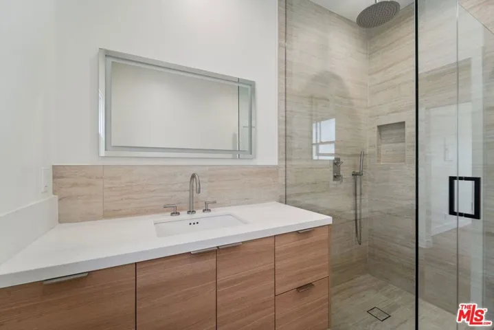 9122 W 3rd Street, Los Angeles, California 90048