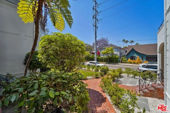 9122 W 3rd Street, Los Angeles, California 90048