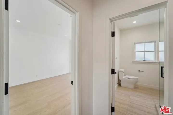 9122 W 3rd Street, Los Angeles, California 90048