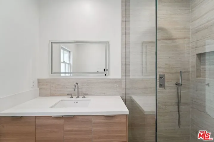 9122 W 3rd Street, Los Angeles, California 90048